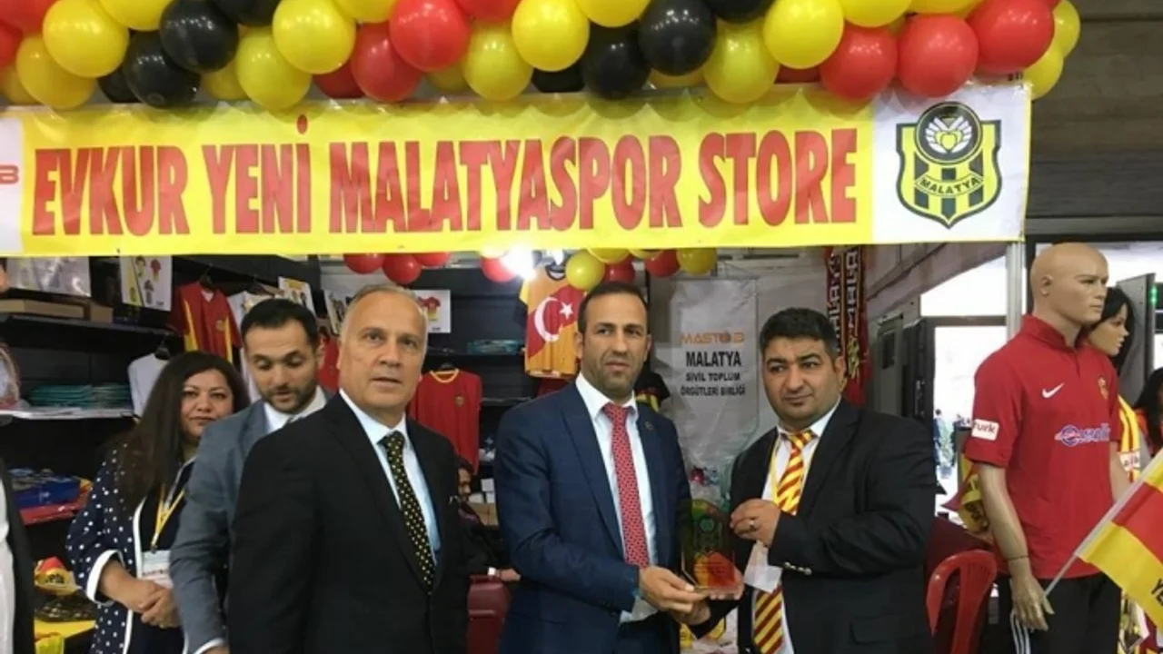 evkur yeni malatyaspor un ankara malatya tanitim gunleri ndeki standinda 17 bin 33 tl lik satis yapildi sonhaberler