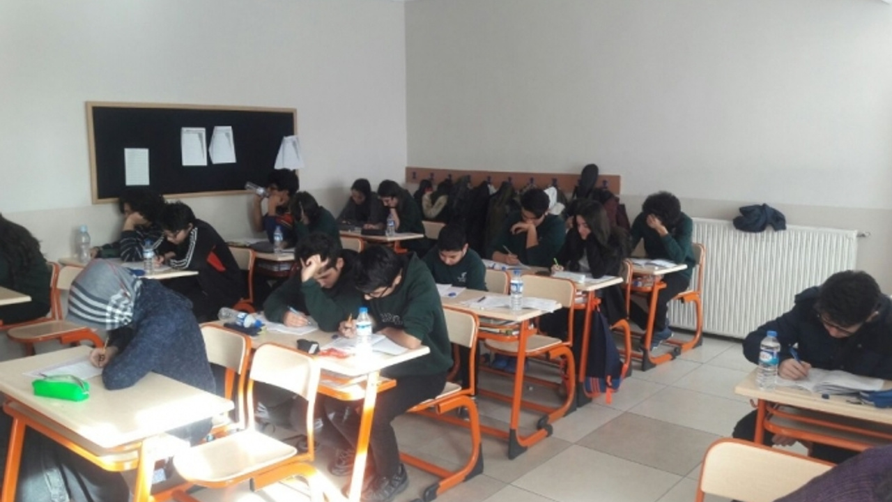 Kardelen Koleji Nde Deneme Sinavi Yapildi Sonhaberler