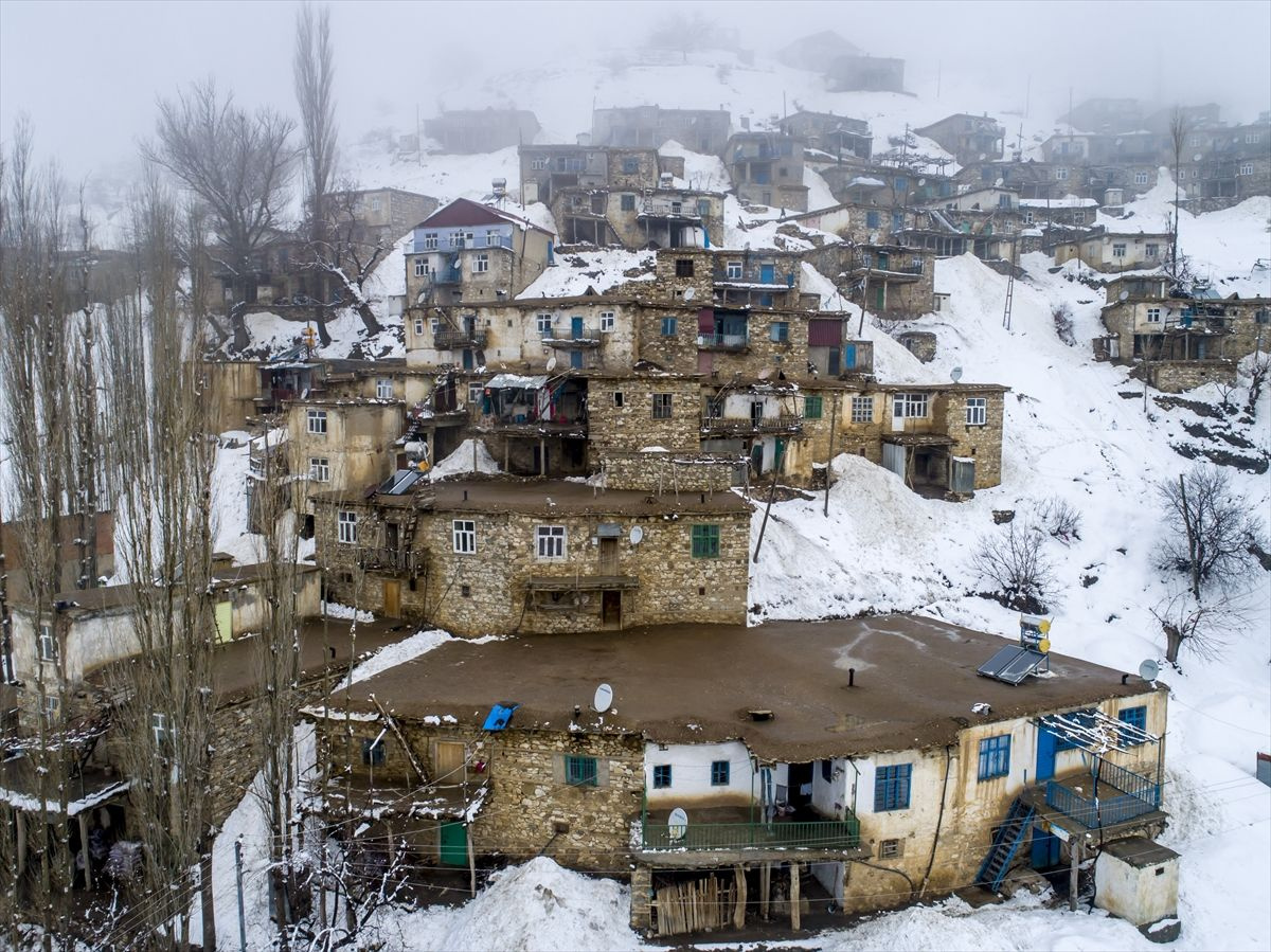 Büyükler sıcak çaya, çocuklar kara doydu - Sayfa 10