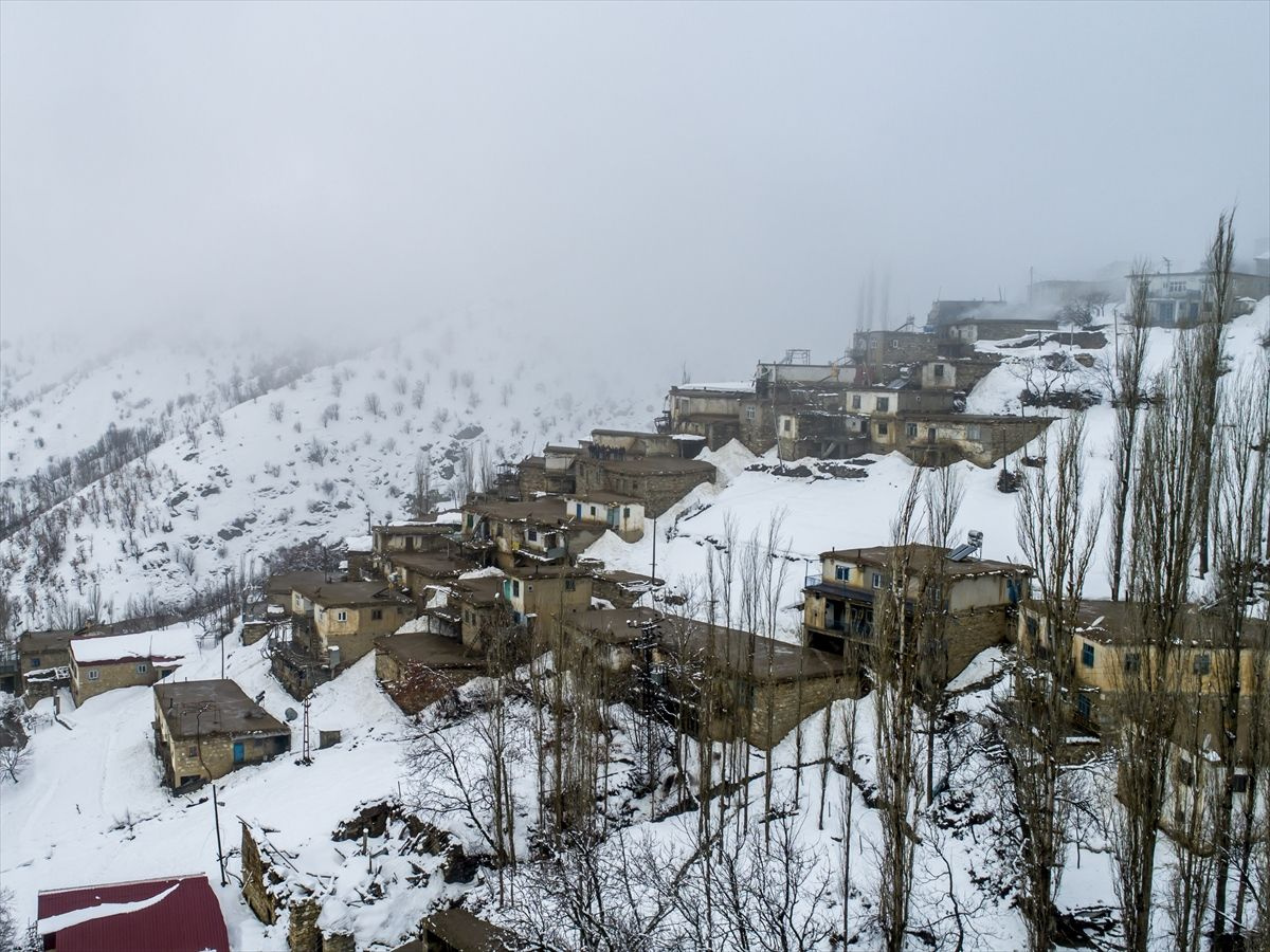 Büyükler sıcak çaya, çocuklar kara doydu - Sayfa 13