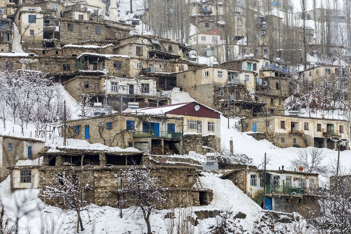 Büyükler sıcak çaya, çocuklar kara doydu - Sayfa 16