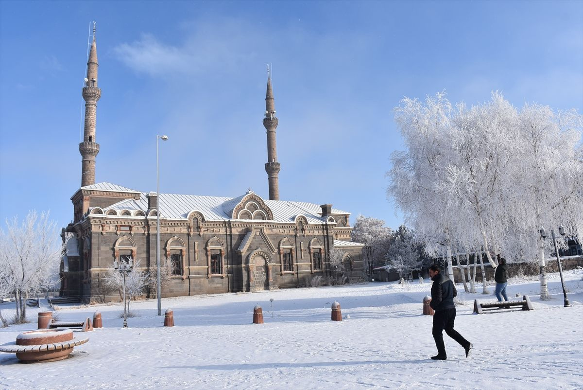 Büyükler sıcak çaya, çocuklar kara doydu - Sayfa 6