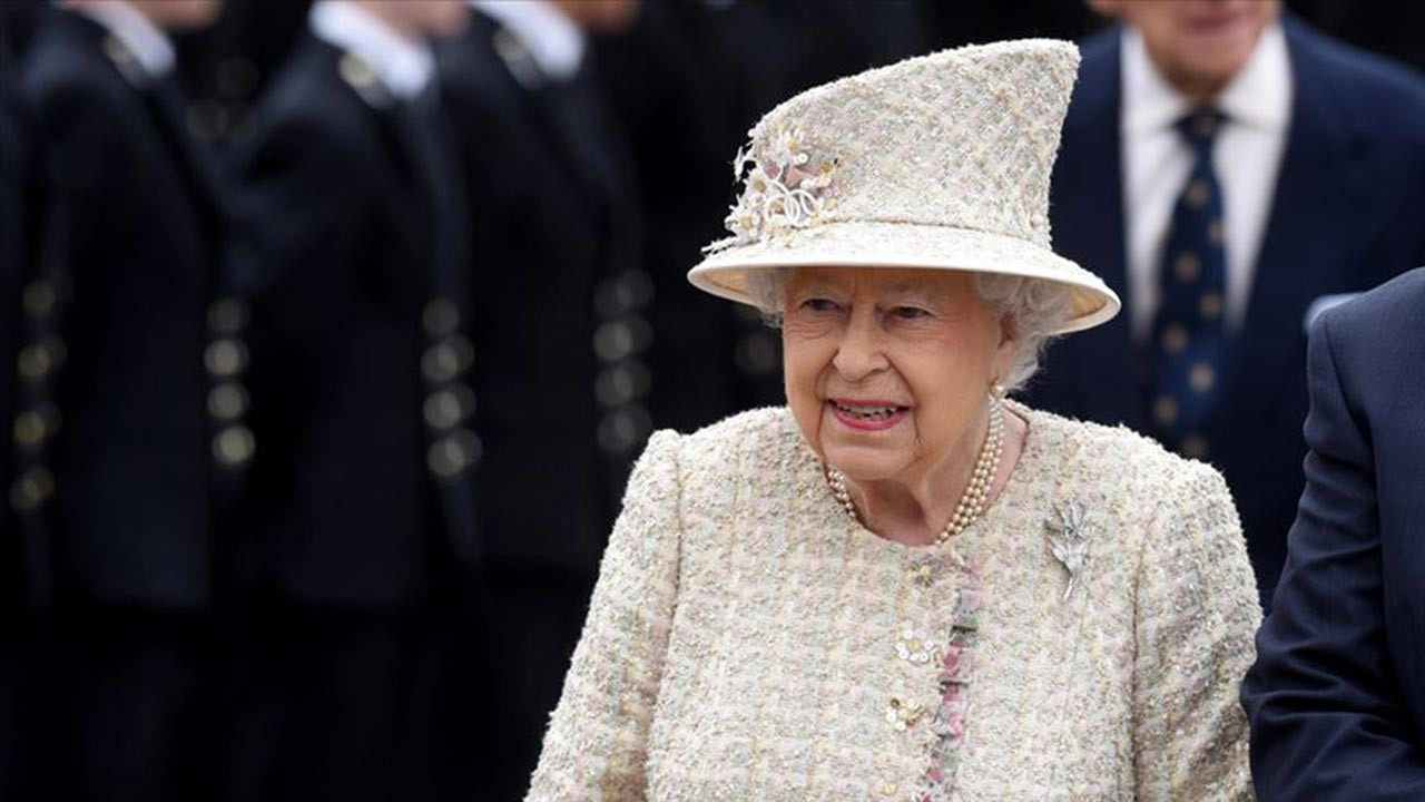 Kraliçe 2. Elizabeth ülke tarihinin tahtta en uzun süre kalan hükümdarı oldu