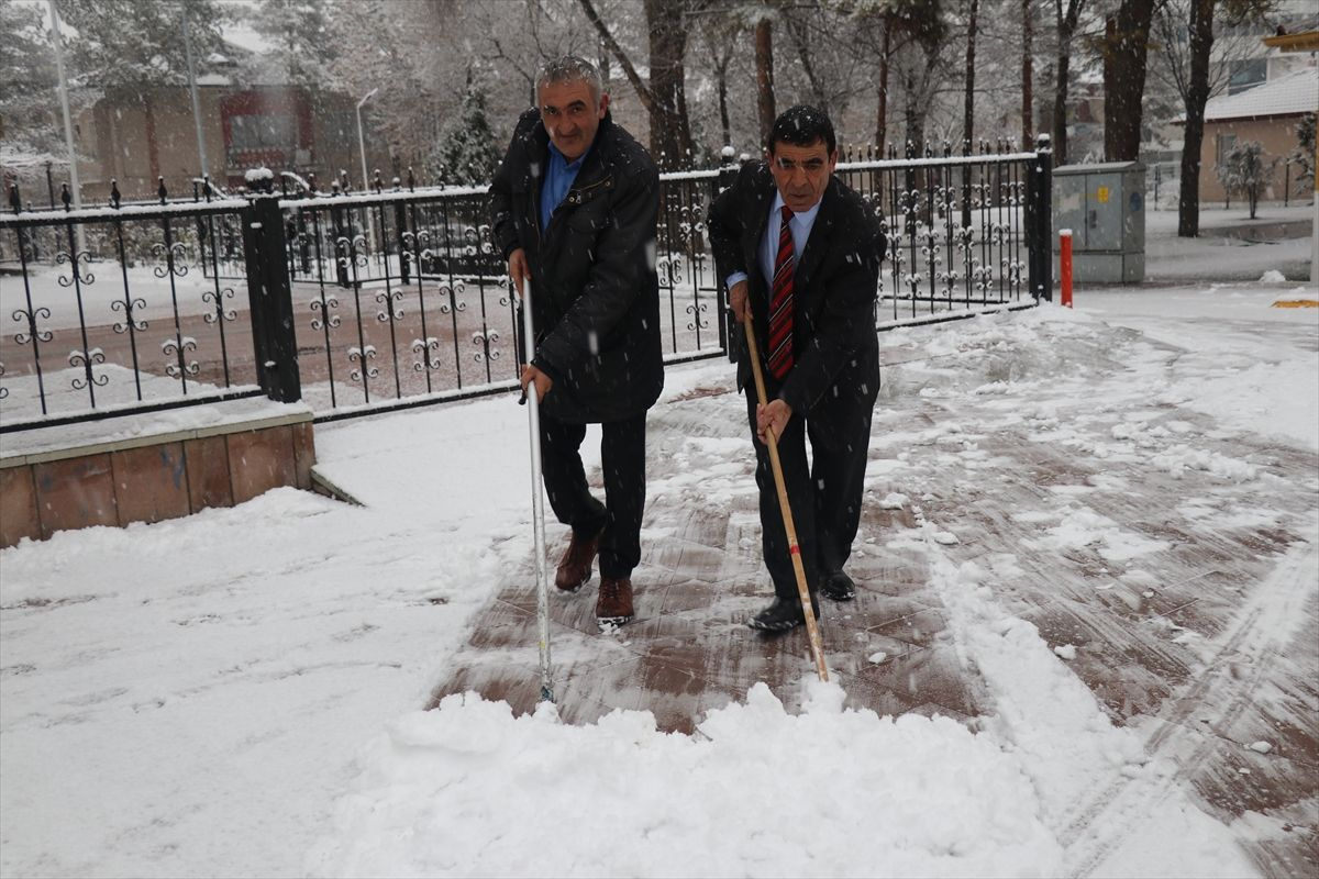 'Doğu'da karla zorlu mücadele - Sayfa 6
