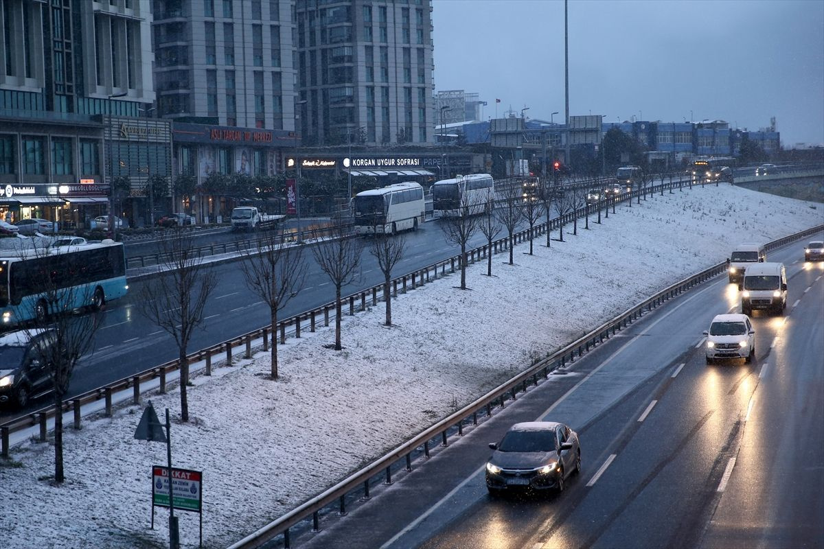 İstanbullular sabaha karla uyandı - Sayfa 3