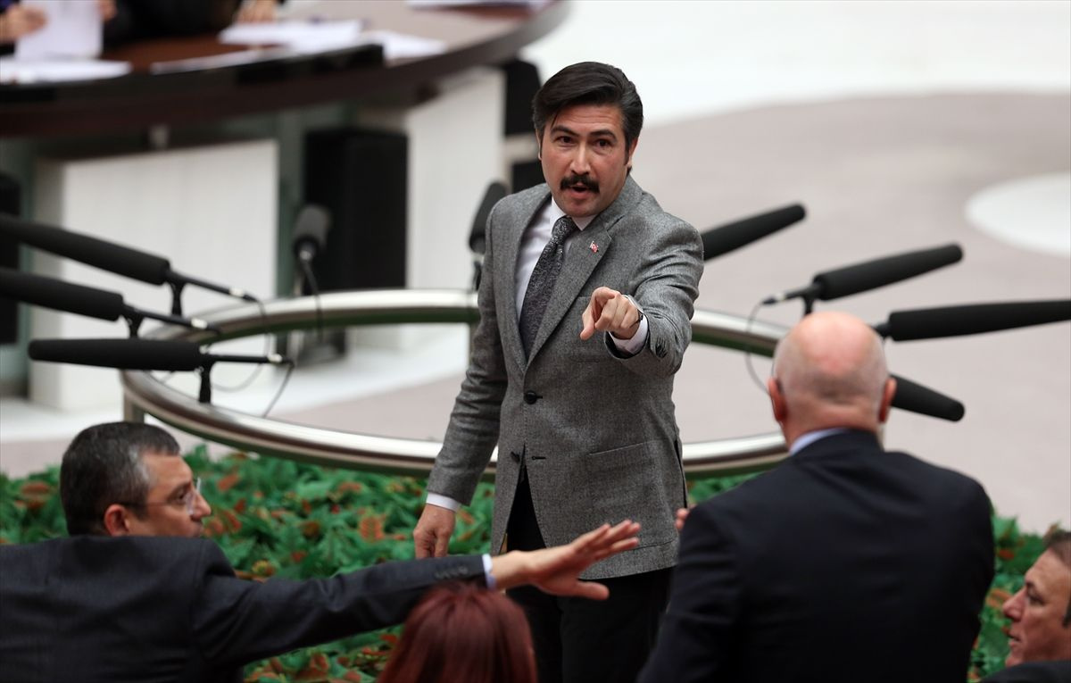 AK Partili Özkan, CHP'lilerin FETÖ'ye destek olduğu günleri hatırlatınca kavga çıktı - Sayfa 19