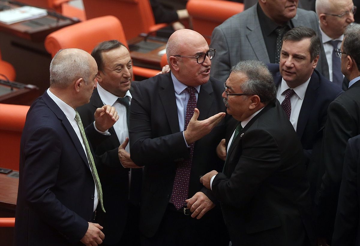 AK Partili Özkan, CHP'lilerin FETÖ'ye destek olduğu günleri hatırlatınca kavga çıktı - Sayfa 8