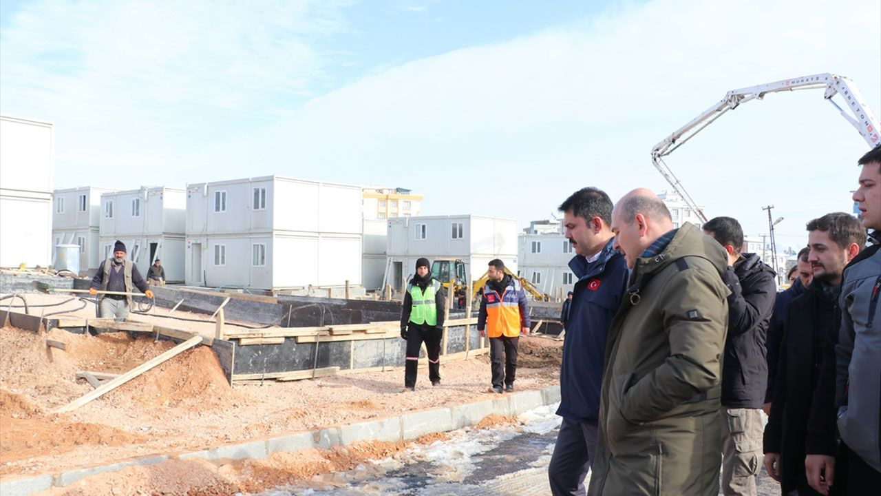 Herkes depremi unuttu ama iki bakan hala bölgede - Sayfa 18