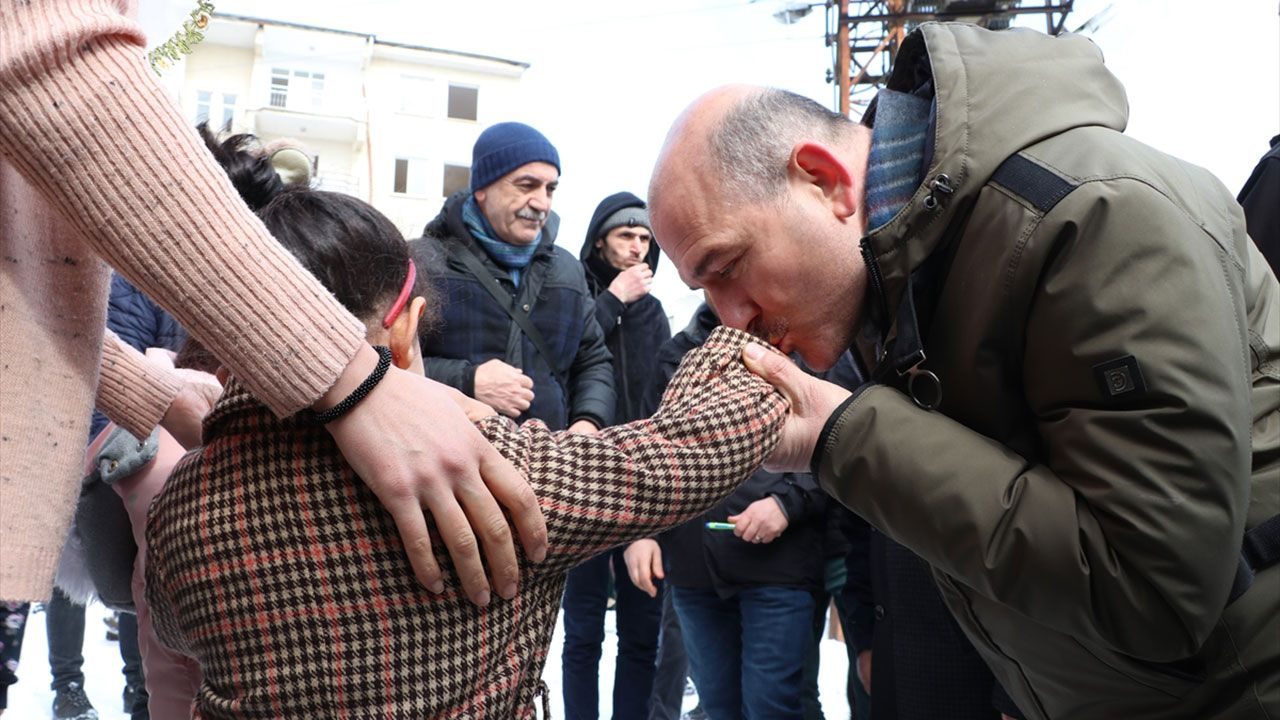 Herkes depremi unuttu ama iki bakan hala bölgede - Sayfa 21