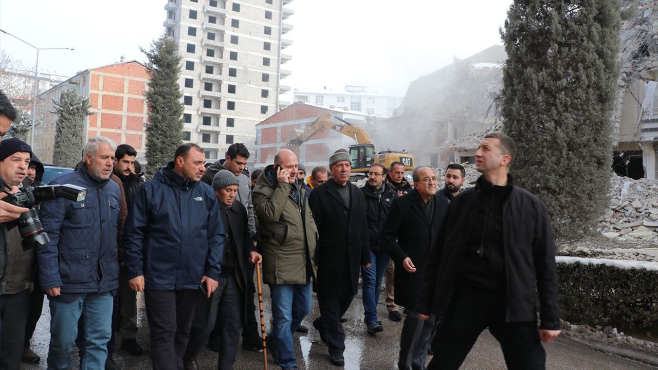 Herkes depremi unuttu ama iki bakan hala bölgede - Sayfa 8
