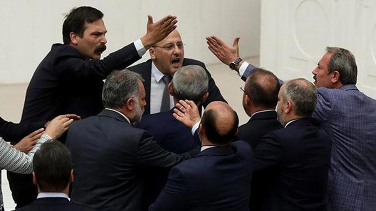 HDP'li Ahmet Şık: Bu hükümet 2020'yi bitiremeyecek