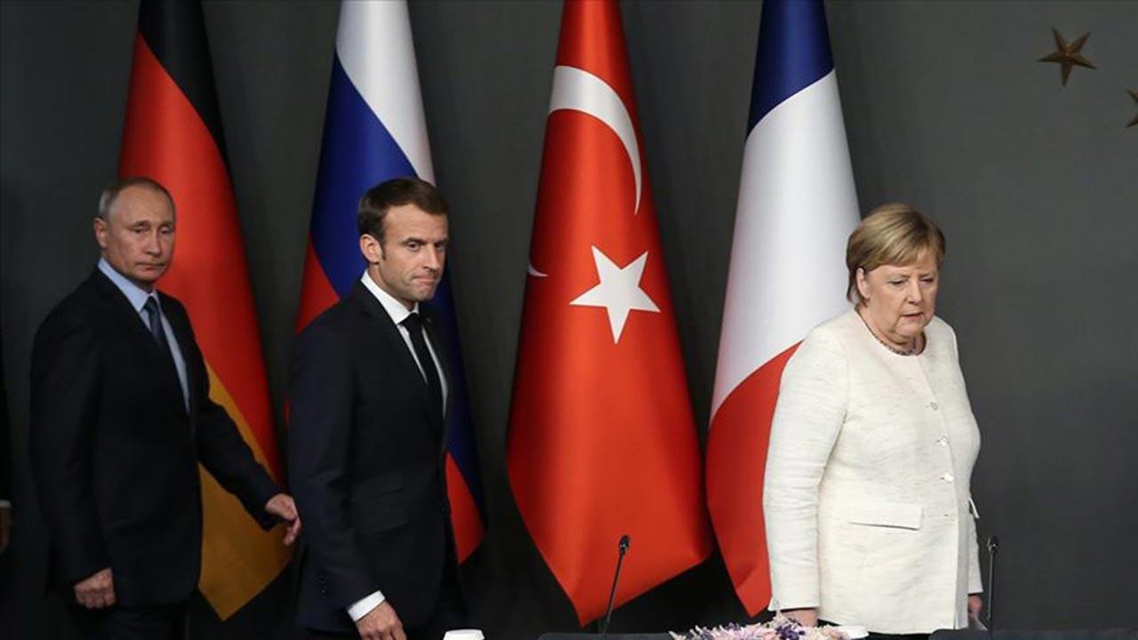 Merkel ve Macron'dan Putin'e İdlib telefonu
