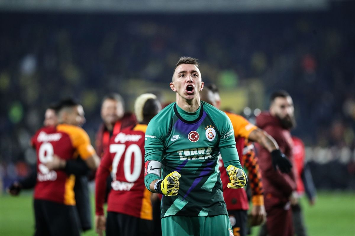 Fenerbahçe  - Galatasaray derbisinden kareler - Sayfa 8