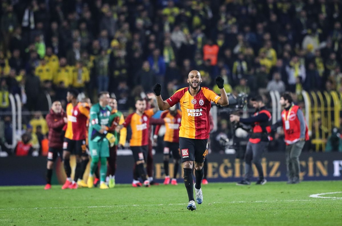 Fenerbahçe  - Galatasaray derbisinden kareler - Sayfa 9