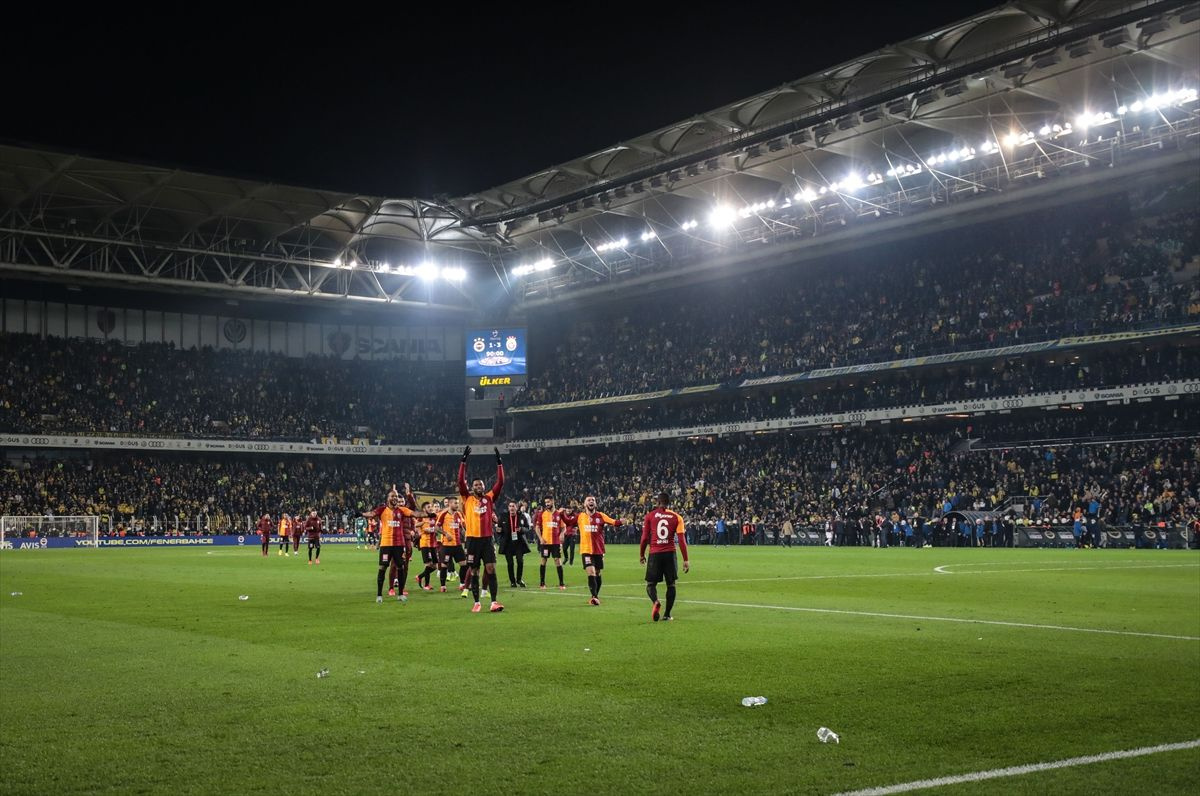 Fenerbahçe  - Galatasaray derbisinden kareler - Sayfa 10