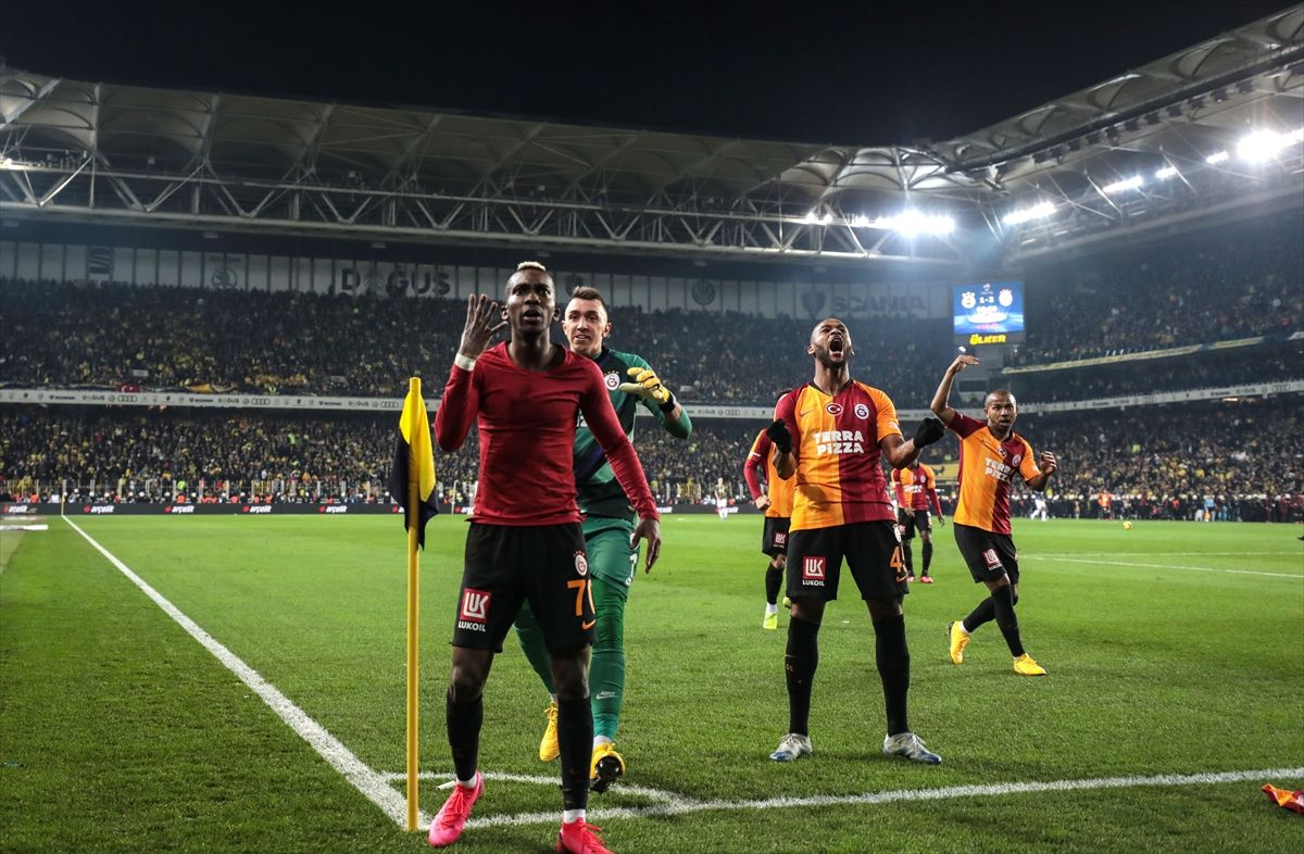 Fenerbahçe  - Galatasaray derbisinden kareler - Sayfa 12
