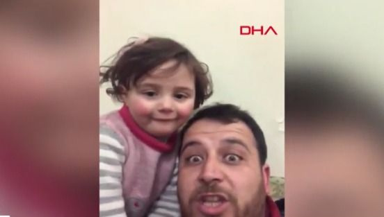 Hayat Güzeldir filmini hatırlatan minik İdlibli ailesiyle birlikte Türkiye'ye getirildi - Sayfa 8