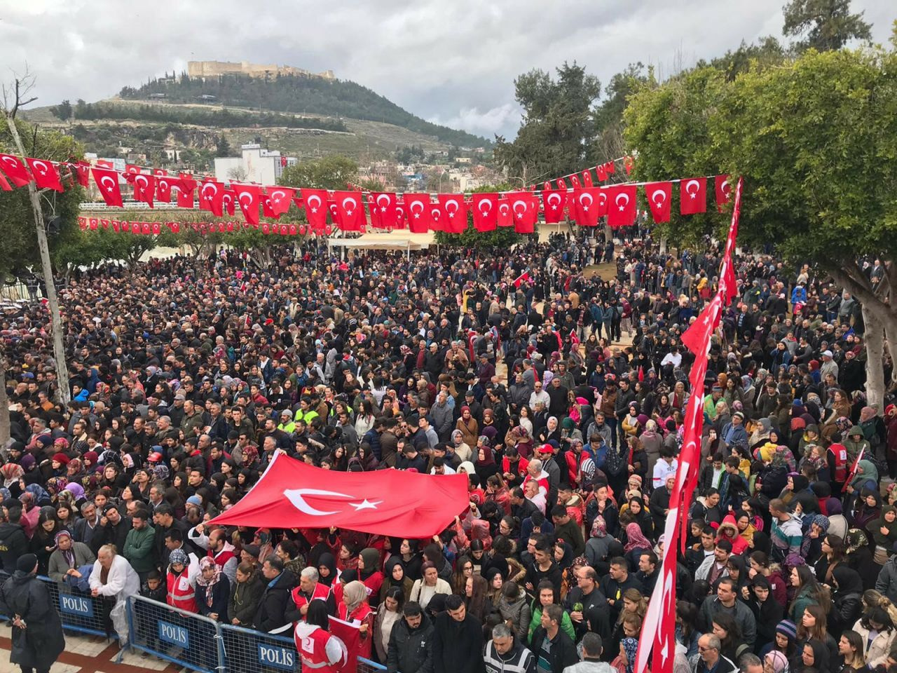 Şehitlerimizi uğurluyoruz - Sayfa 6