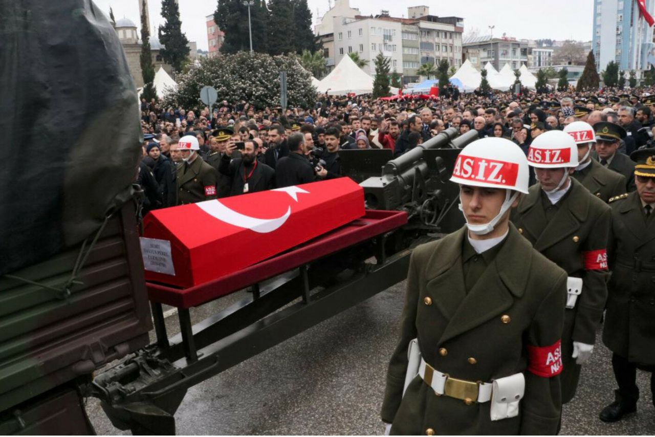 Şehitlerimizi uğurluyoruz - Sayfa 18