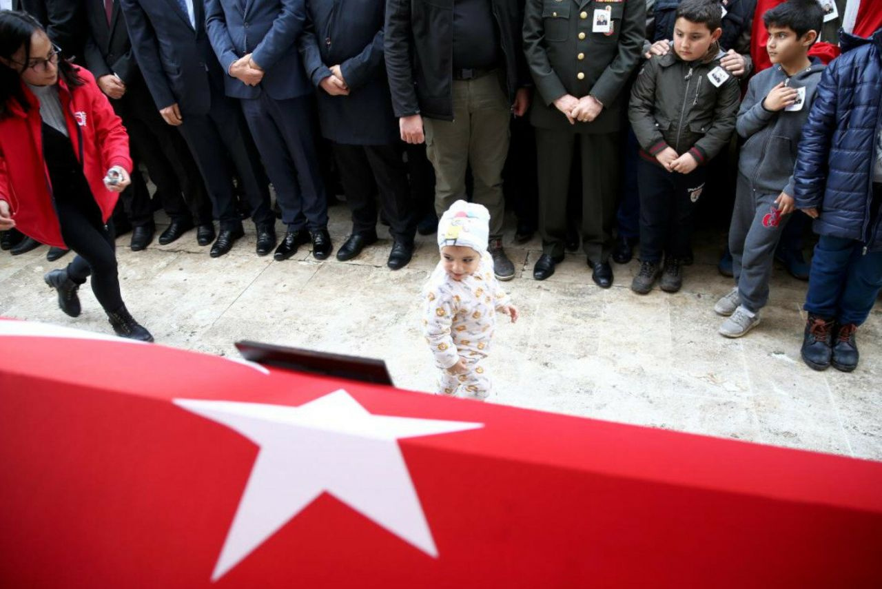 Şehitlerimizi uğurluyoruz - Sayfa 15
