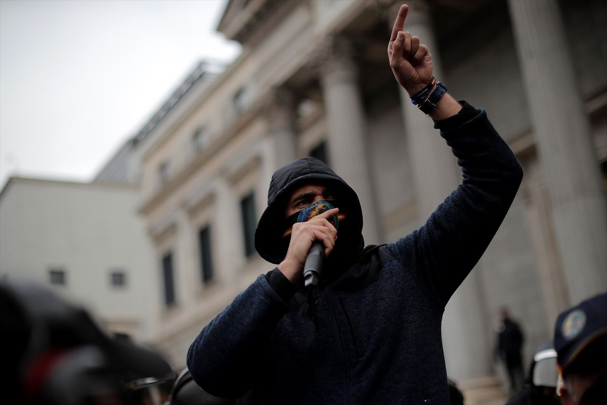 İspanya'da polis ve jandarma maaş için protesto gösterisi düzenledi - Sayfa 7