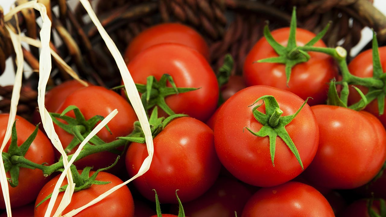 Marketlerde fiyatı en çok düşen domates oldu