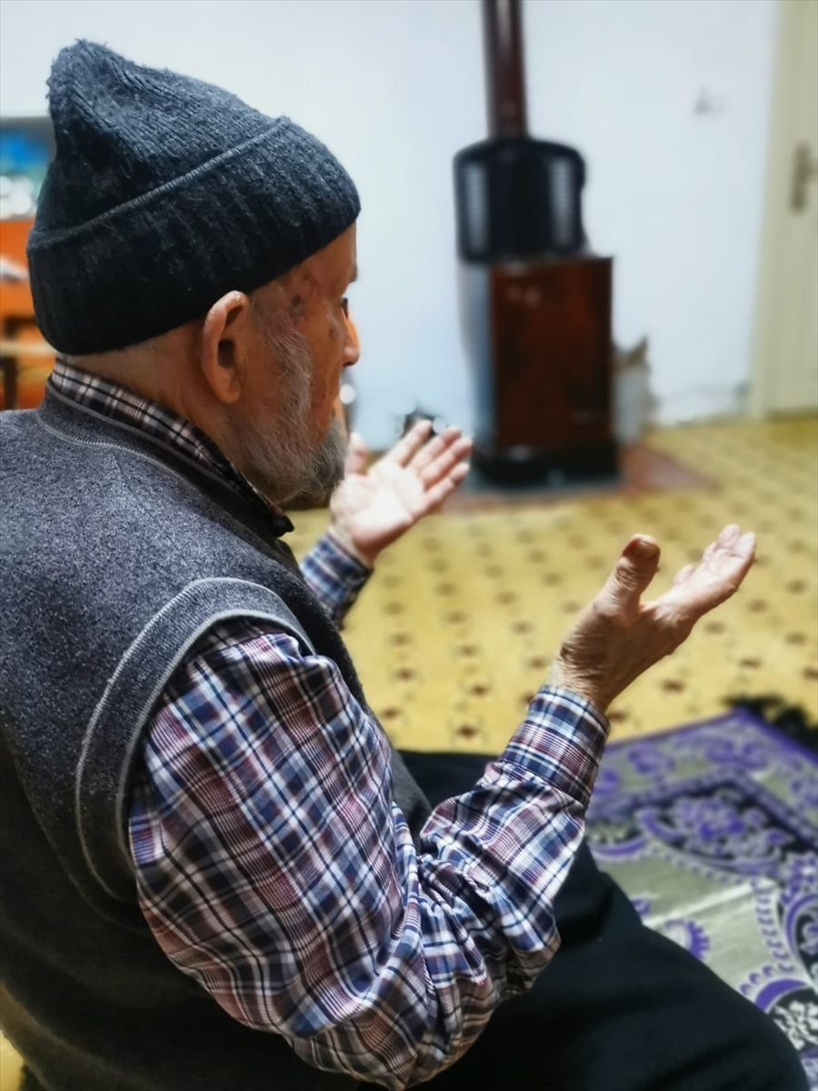 Berat Kandili'nde dualar evlerden yükseldi - Sayfa 12