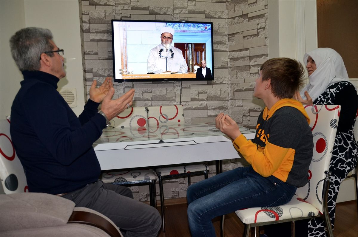 Berat Kandili'nde dualar evlerden yükseldi - Sayfa 5