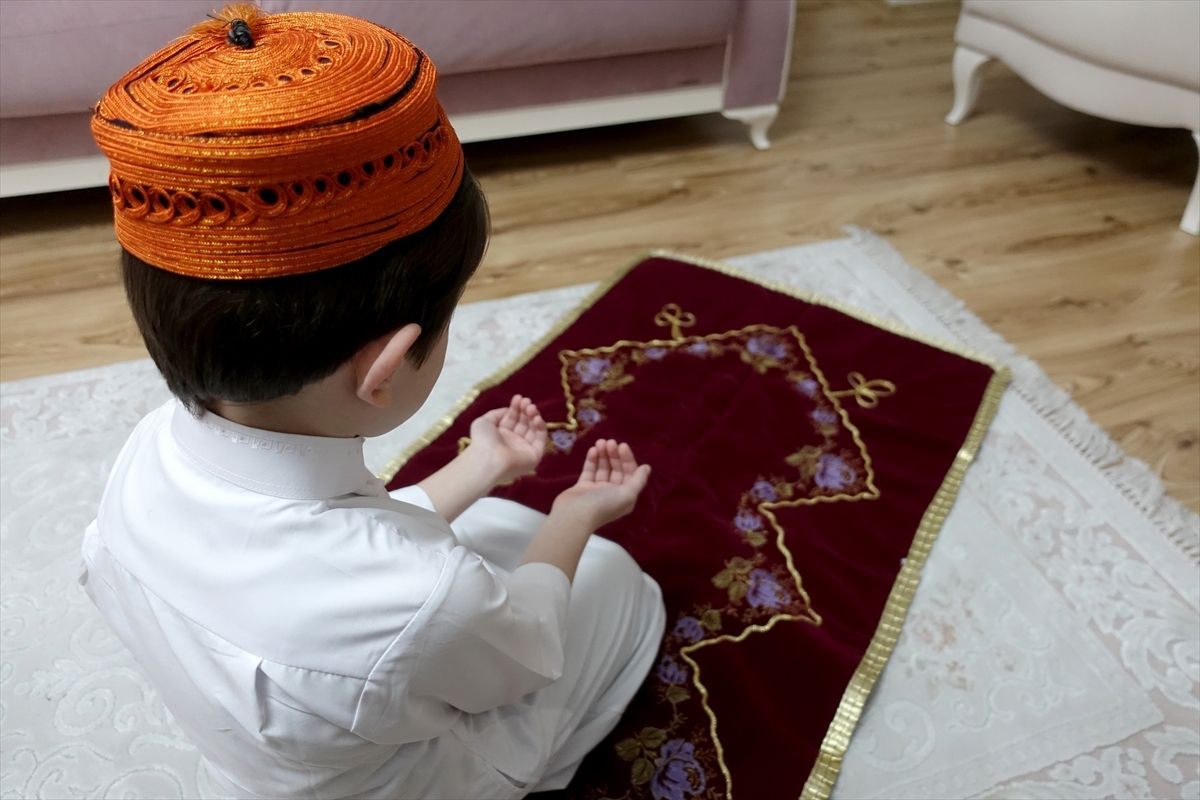 Berat Kandili'nde dualar evlerden yükseldi - Sayfa 7