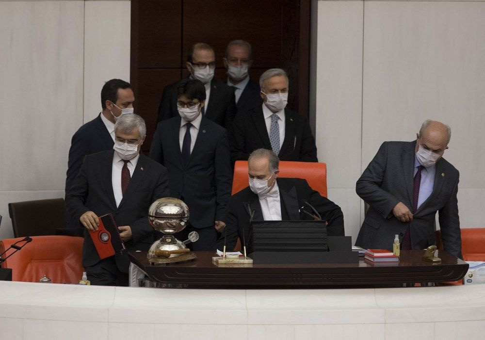 TBMM Genel Kurulu koronavirüs önlemleriyle açıldı - Sayfa 13