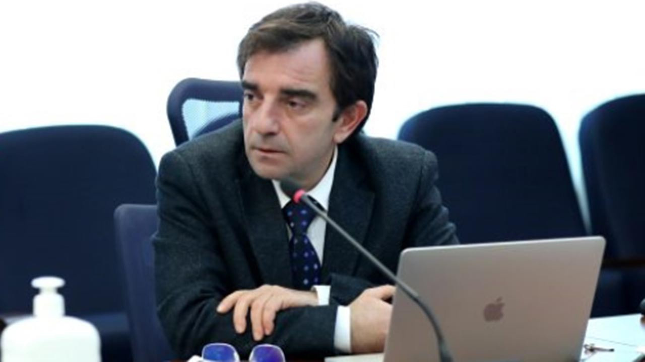 Prof. Dr. Aykut Özdarendeli kimdir?