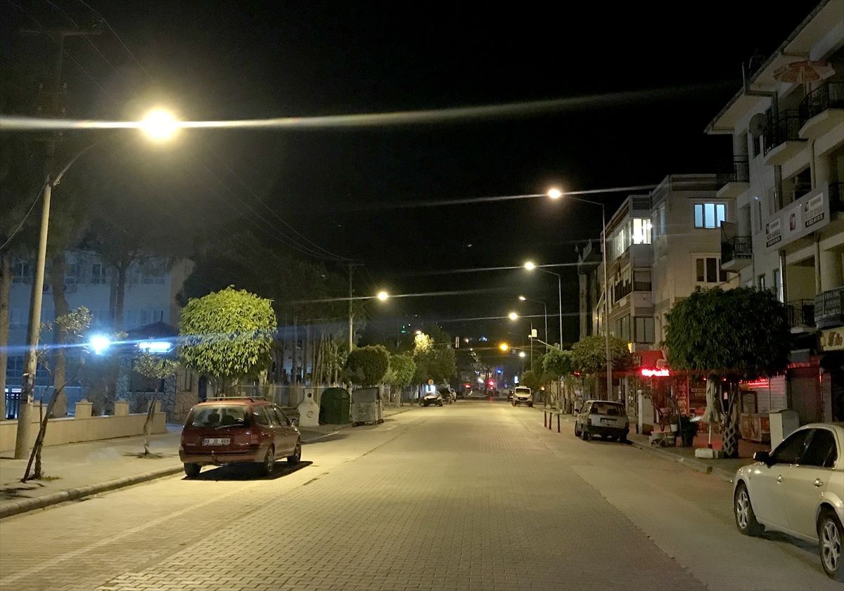 Büyükşehirlerde sokaklar sessizliğe gömüldü - Sayfa 2