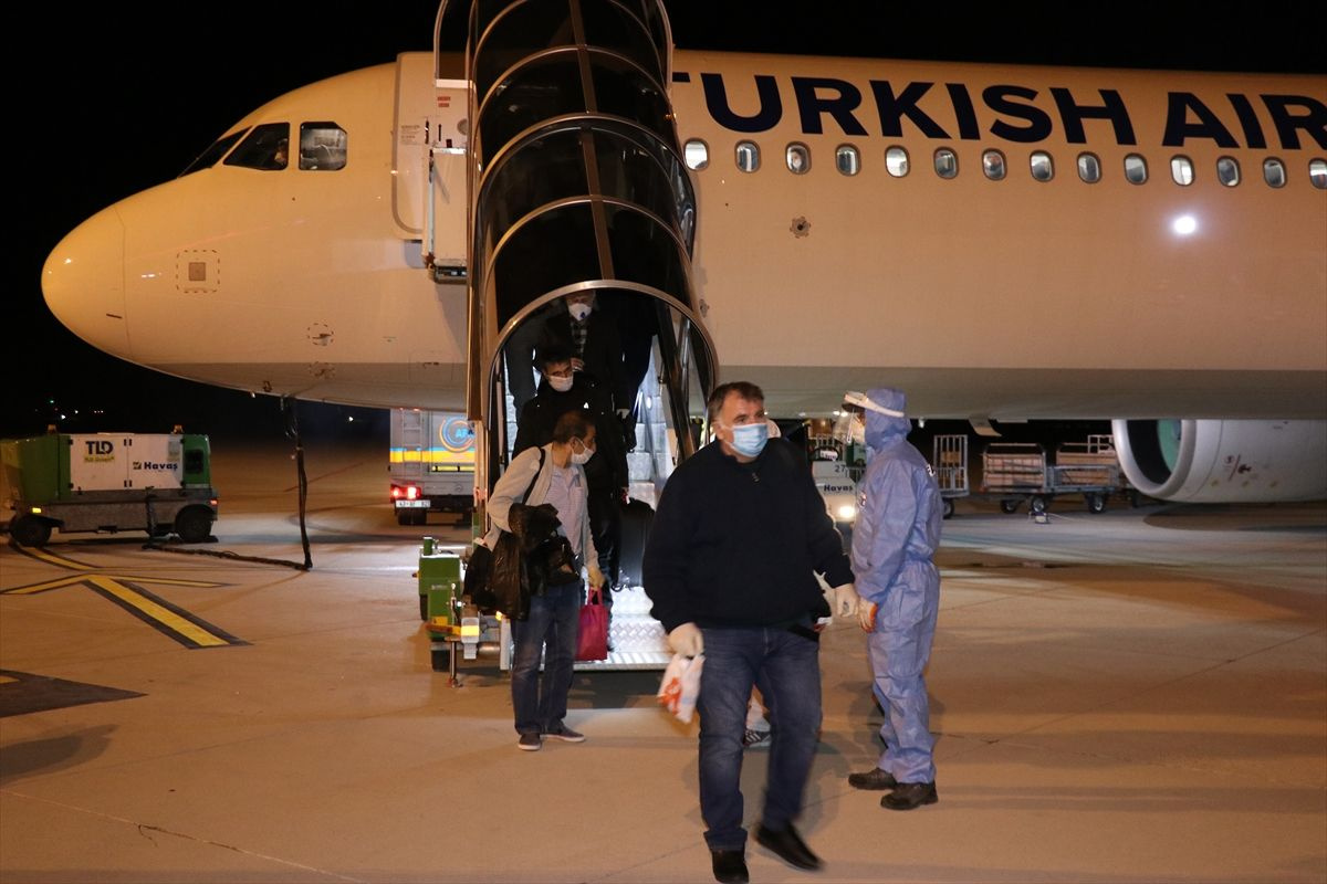 Almanya'dan getirilen yüzlerce kişi karantinada - Sayfa 12
