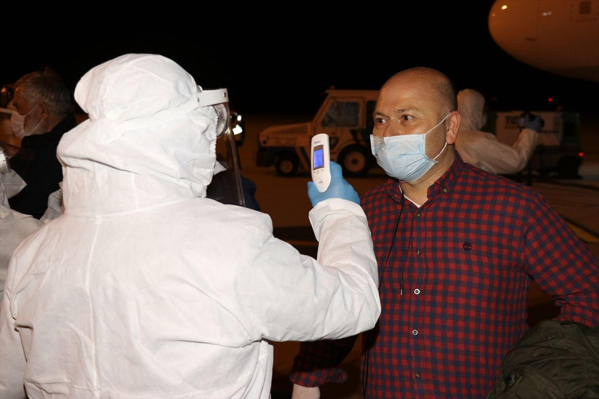 Almanya'dan getirilen yüzlerce kişi karantinada - Sayfa 5