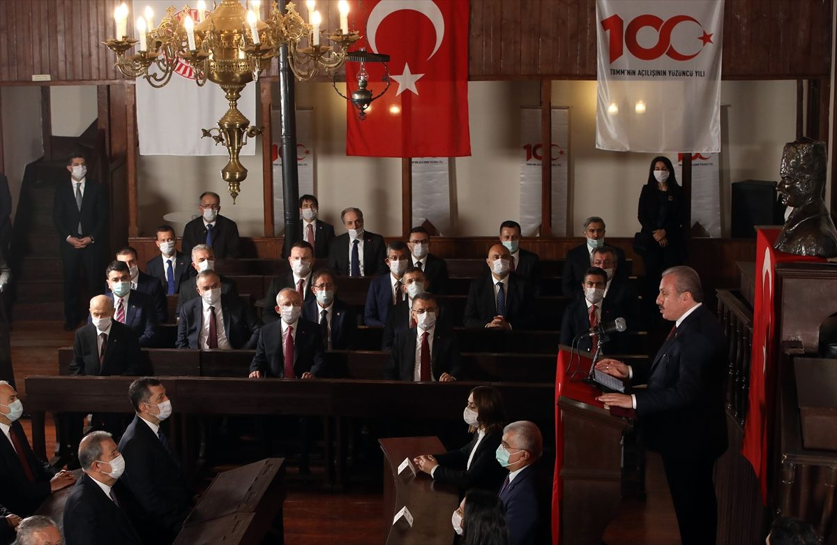 Birinci Meclis'te 'mesafesiz' anma töreni - Sayfa 12