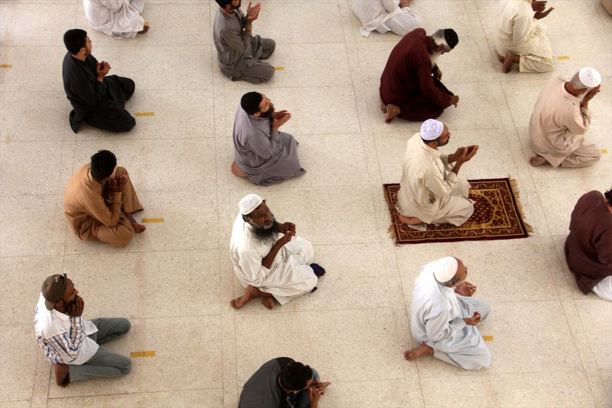 Cuma namazını böyle kıldılar - Sayfa 5