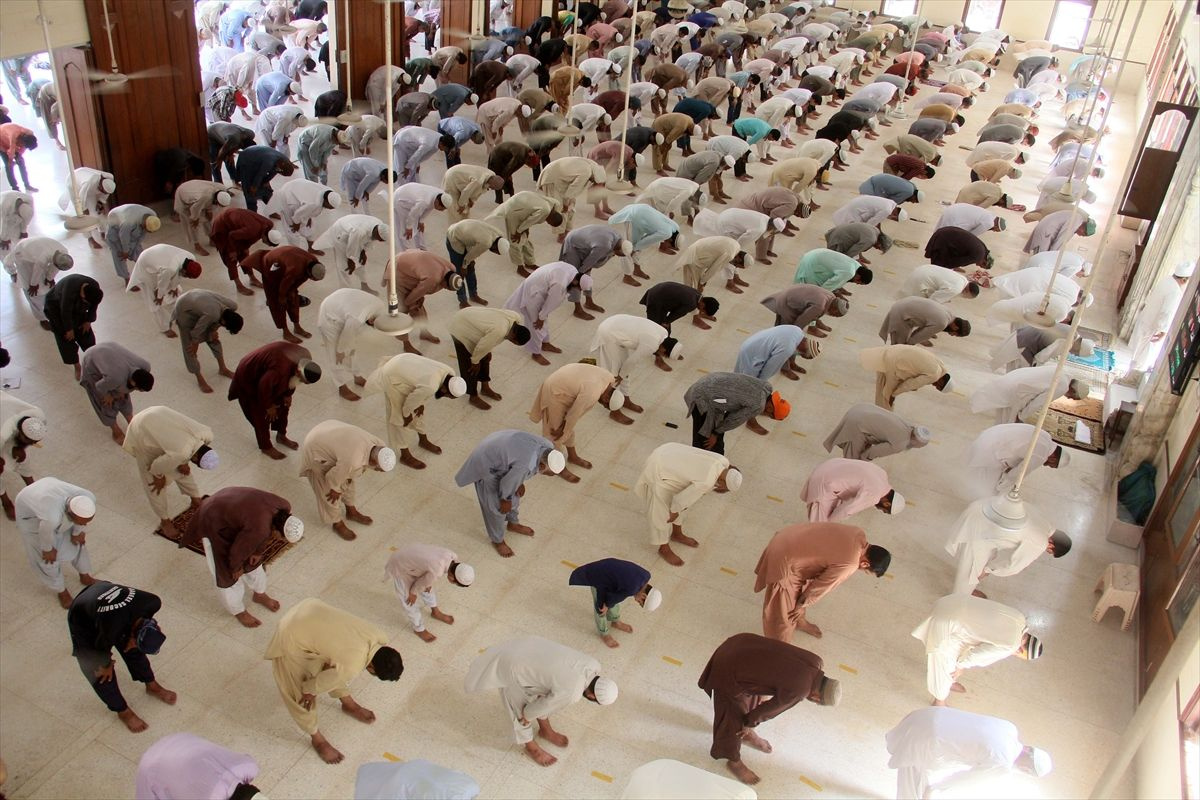 Cuma namazını böyle kıldılar - Sayfa 7