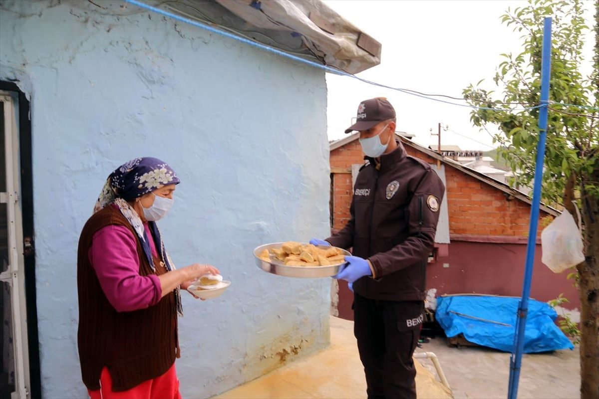 Fadime teyze yaptı polis ve bekçiler dağıttı - Sayfa 5
