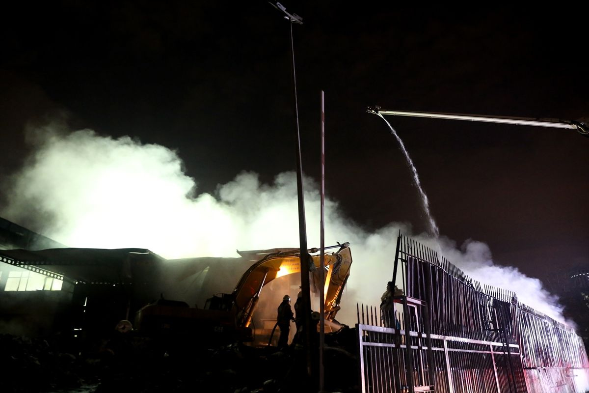 İstanbul Bağcılar'da korkutan yangın - Sayfa 5