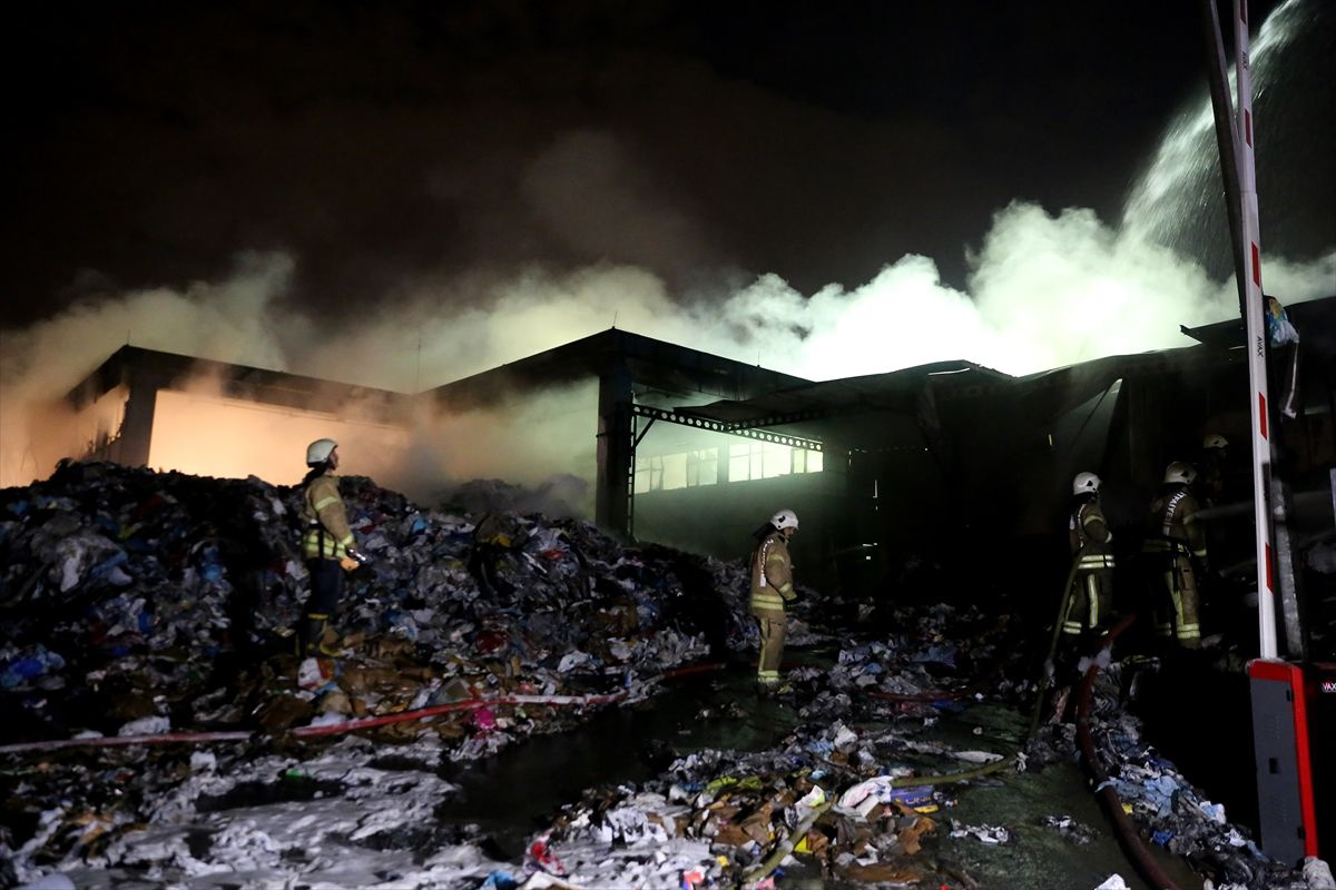 İstanbul Bağcılar'da korkutan yangın - Sayfa 7