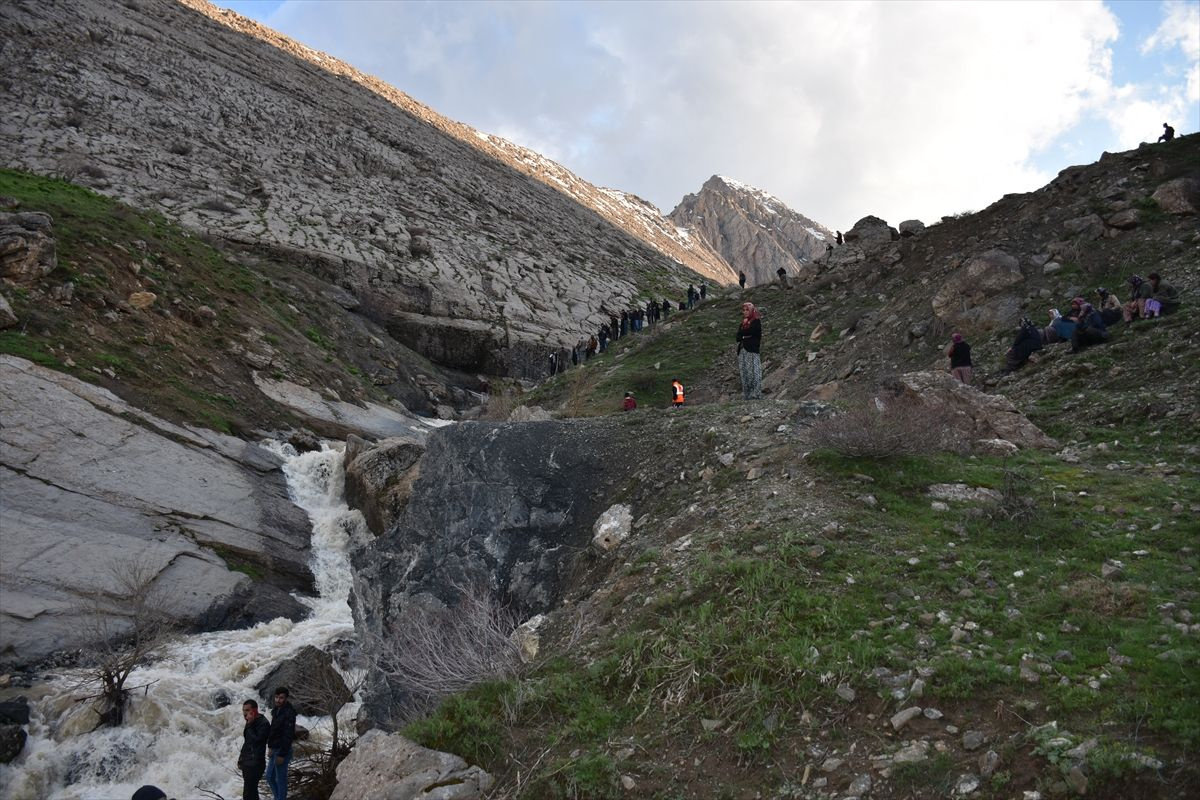 Hakkari'de dere suyuna 11 yaşındaki çocuk öldü - Sayfa 9