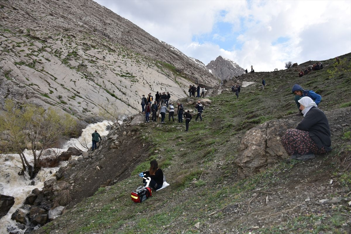 Hakkari'de dere suyuna 11 yaşındaki çocuk öldü - Sayfa 12