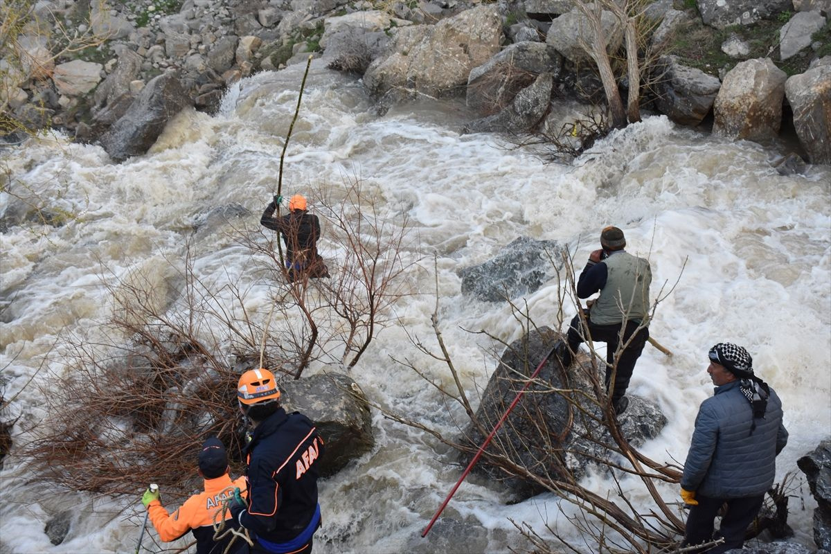 Hakkari'de dere suyuna 11 yaşındaki çocuk öldü - Sayfa 6
