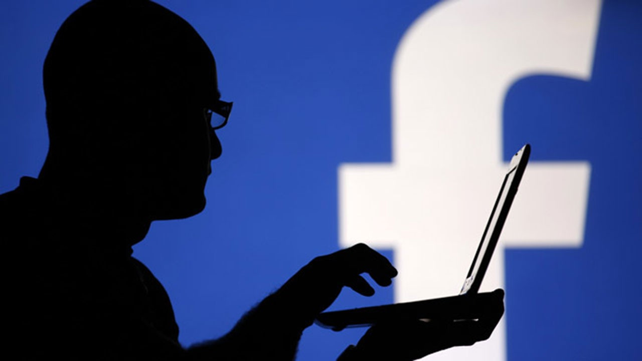Facebook nefret suçunu engellemekte başarısızlıkla suçlanıyor
