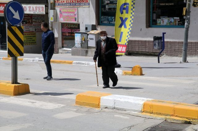 65 yaş üstü gençler parklarda çocuklar gibi oynadı - Sayfa 6