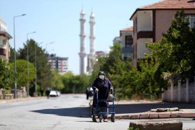 65 yaş üstü gençler parklarda çocuklar gibi oynadı - Sayfa 7