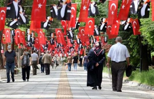 İzin saatlerinde denize girdiler - Sayfa 8