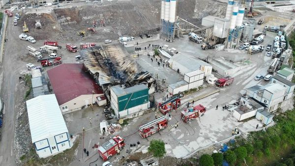 Onlarca işçinin kaldığı şantiyede yangın - Sayfa 12