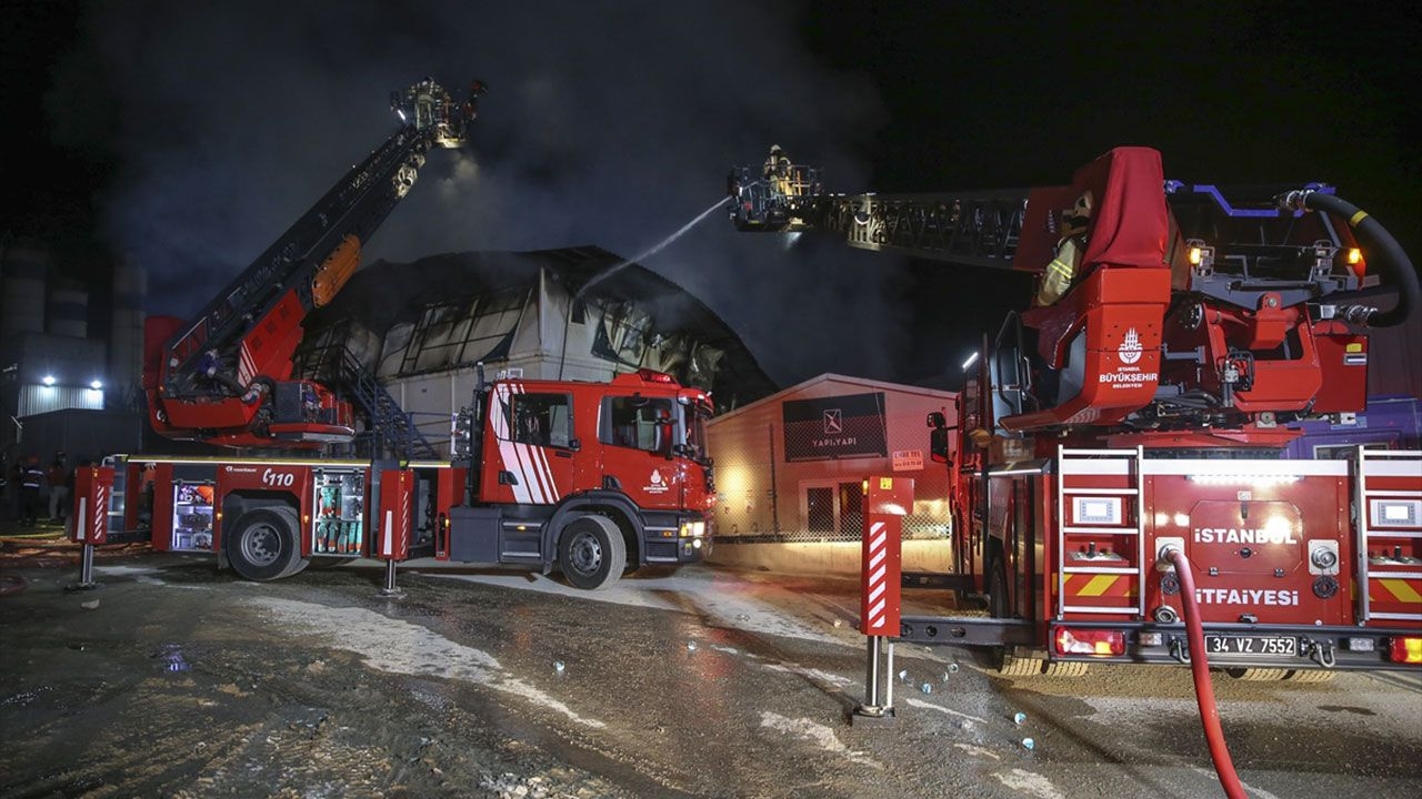 Onlarca işçinin kaldığı şantiyede yangın - Sayfa 8