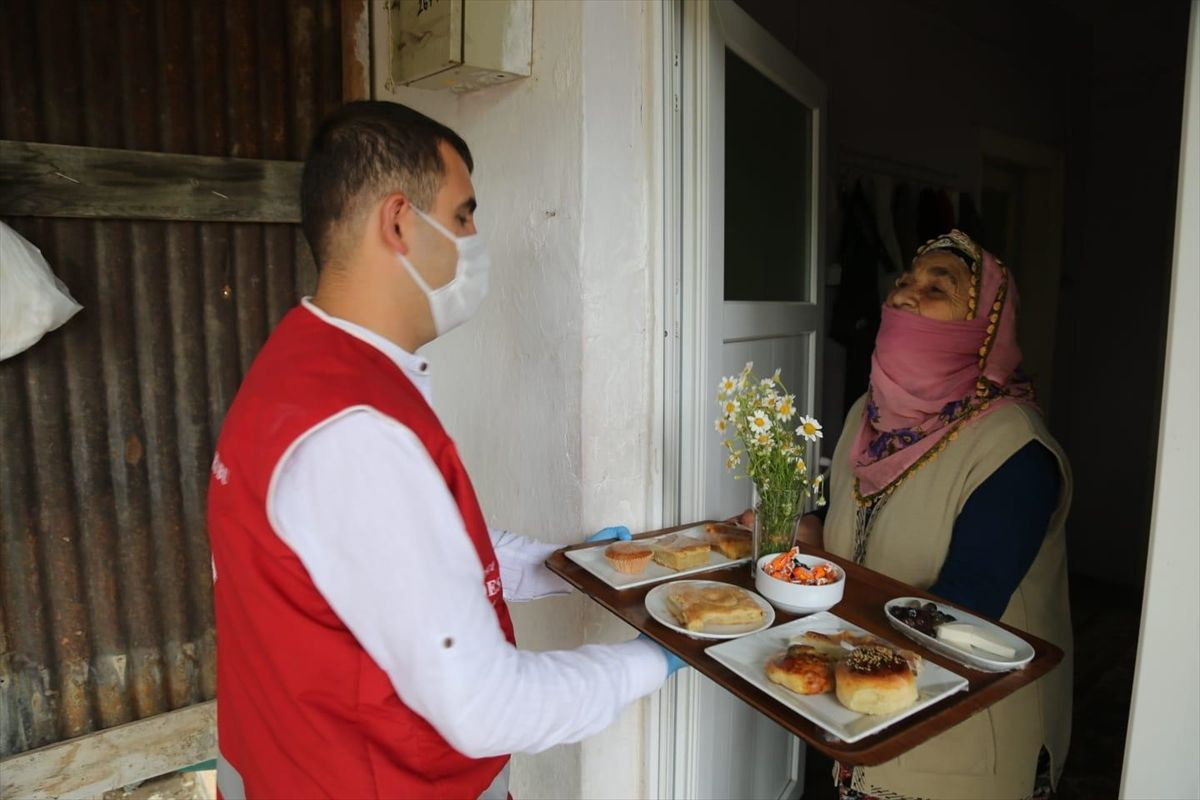 Vefa Destek Ekiplerinden yaşlılara bayram süprizi - Sayfa 5